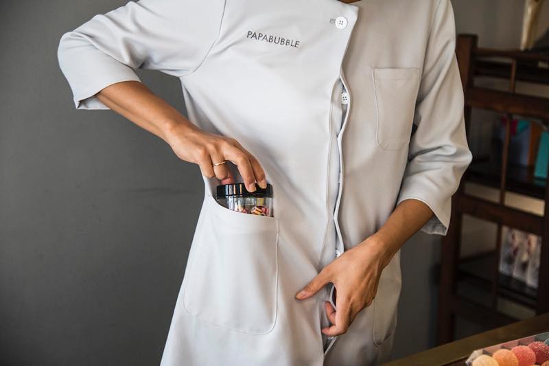 ラボ(実験室)感を残した「PAPABUBBLE」オリジナルユニフォーム