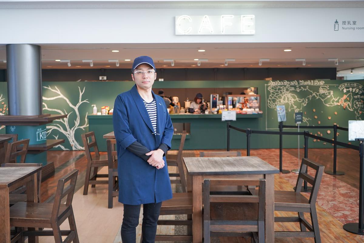 sitateru（シタテル）で制作したネイビーブルーのMiraikan Cafのオリジナルユニフォーム